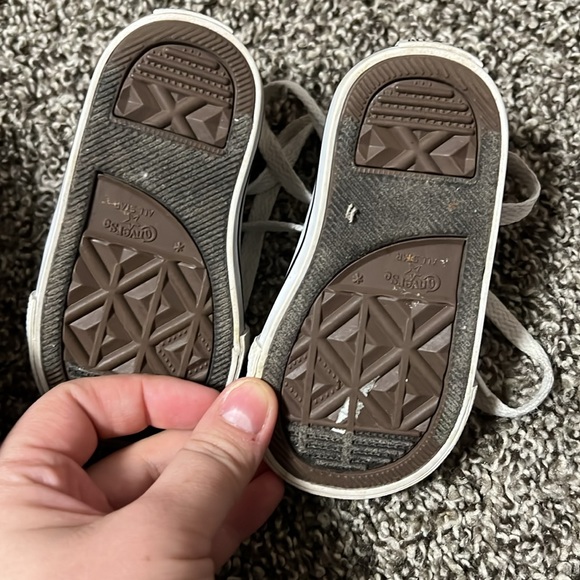 Toddler size 4 converse. EUC. - Picture 2 of 3